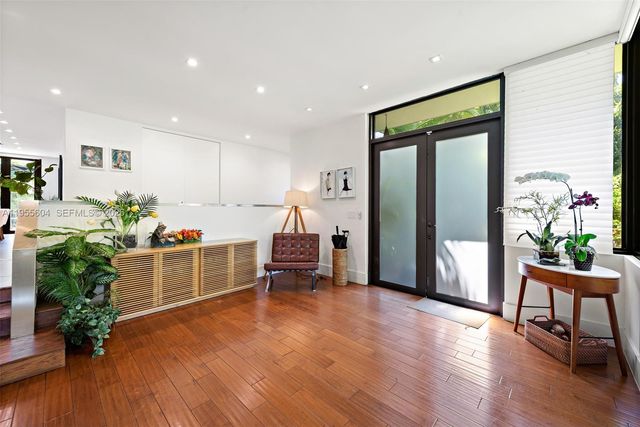 2815 Regatta Ave, Miami Beach, FL 33140