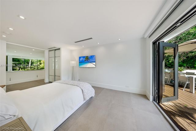 2815 Regatta Ave, Miami Beach, FL 33140