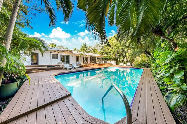 2815 Regatta Ave, Miami Beach, FL 33140