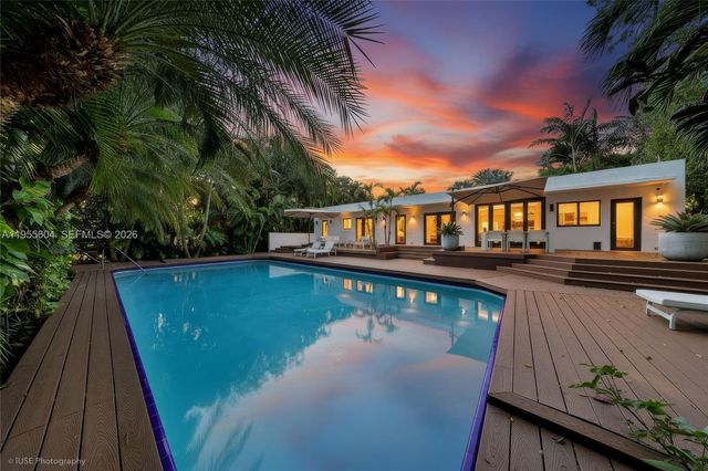 2815 Regatta Ave, Miami Beach, FL 33140