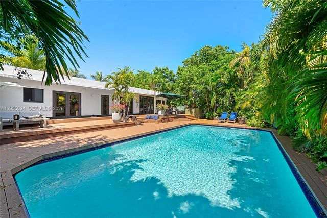 2815 Regatta Ave, Miami Beach, FL 33140