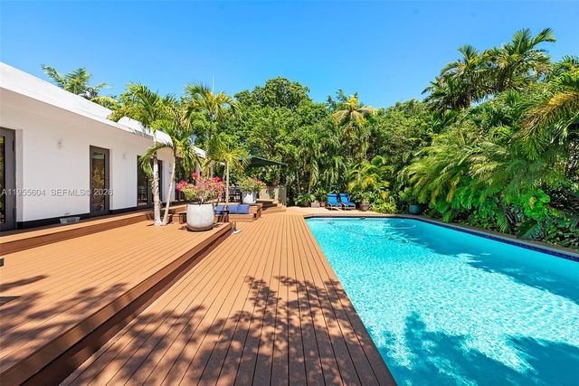 2815 Regatta Ave, Miami Beach, FL 33140