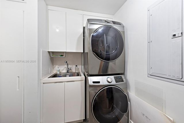 2815 Regatta Ave, Miami Beach, FL 33140