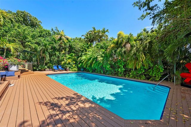 2815 Regatta Ave, Miami Beach, FL 33140