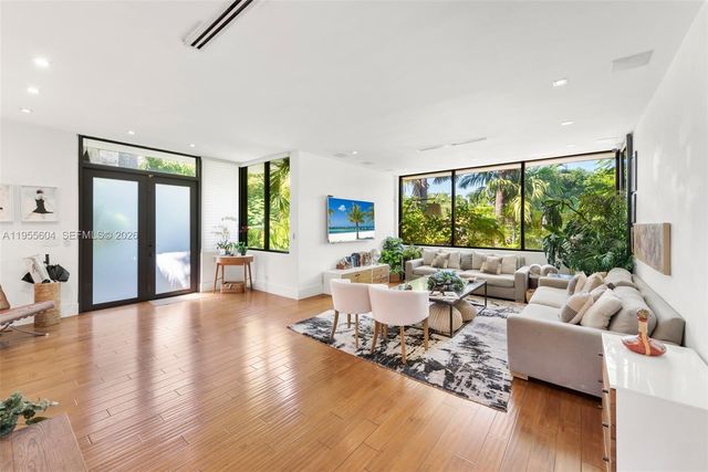 2815 Regatta Ave, Miami Beach, FL 33140