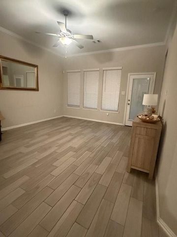 2136 Moss Creek Lane, Conroe, TX 77304