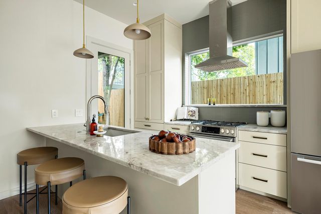 2109 Maple Ave, Austin, TX 78722