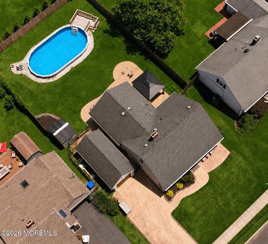 85 Roosevelt Circle E, Red Bank, NJ 07701