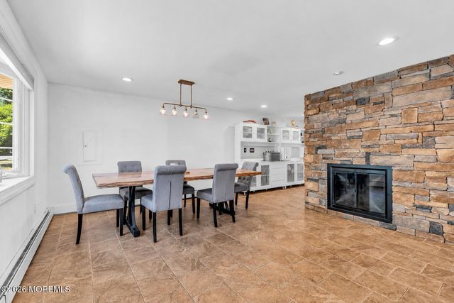 85 Roosevelt Circle E, Red Bank, NJ 07701