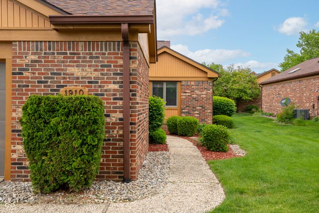 1910 Summer Place, Anderson, IN 46012