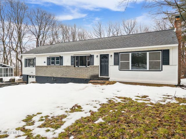 23 Brickyard Road, Schaghticoke, NY 12182