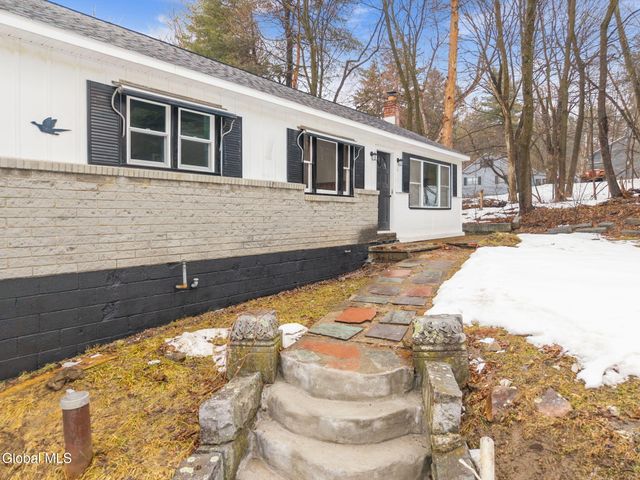 23 Brickyard Road, Schaghticoke, NY 12182