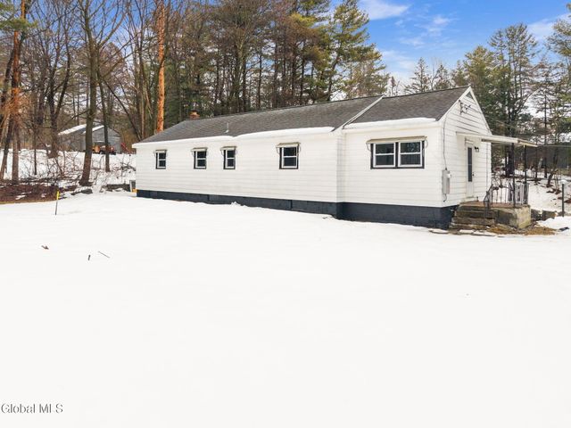 23 Brickyard Road, Schaghticoke, NY 12182