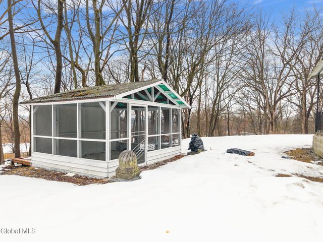 23 Brickyard Road, Schaghticoke, NY 12182