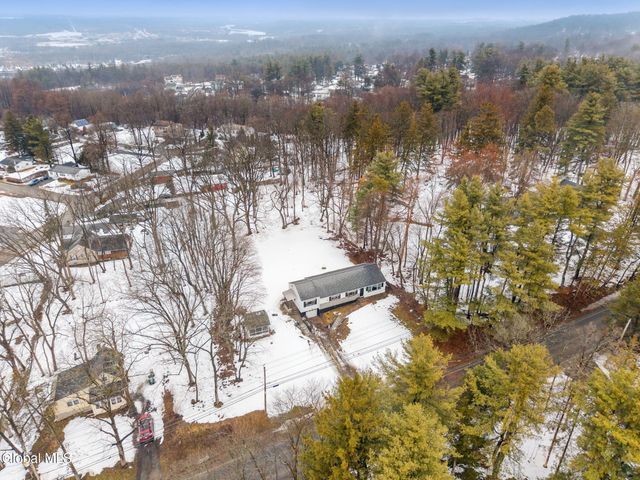 23 Brickyard Road, Schaghticoke, NY 12182