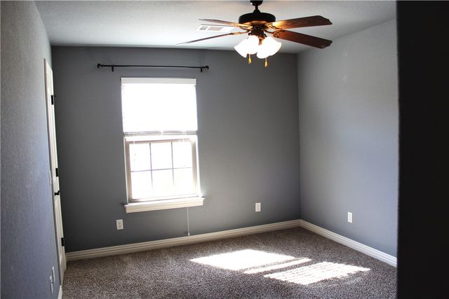 709 Olivia Lane, Centerton, AR 72719