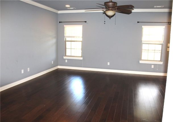 709 Olivia Lane, Centerton, AR 72719