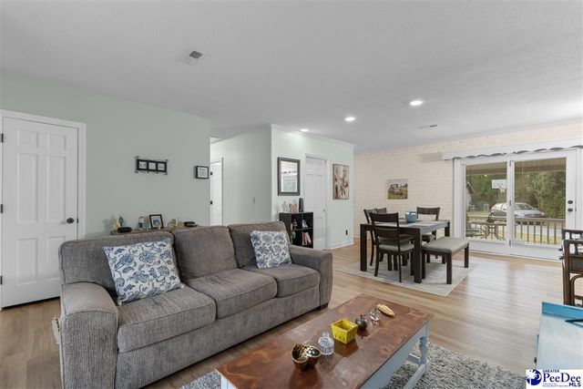 506 Park St, Timmonsville, SC 29161