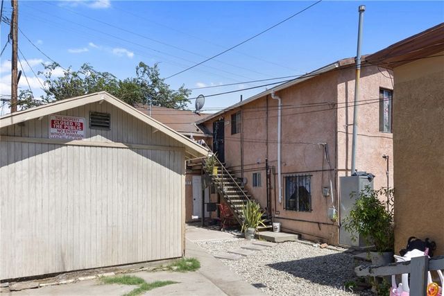 915 E 23rd Street, Los Angeles, CA 90011