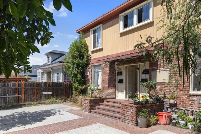 915 E 23rd Street, Los Angeles, CA 90011