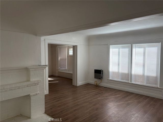 915 E 23rd Street, Los Angeles, CA 90011