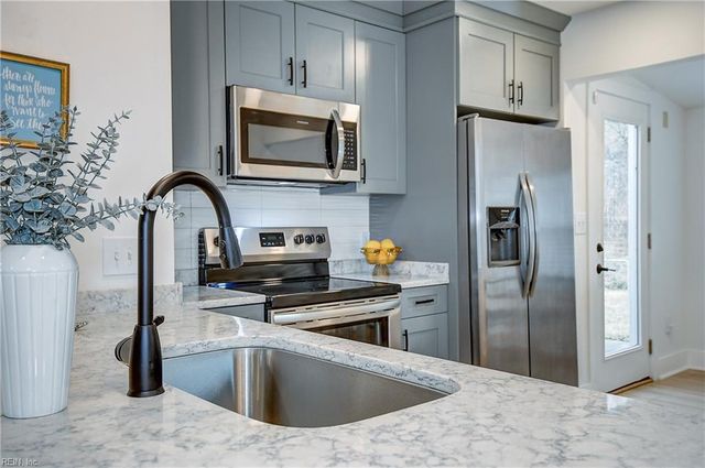 1928 Long Green Ln, Hampton, VA 23663