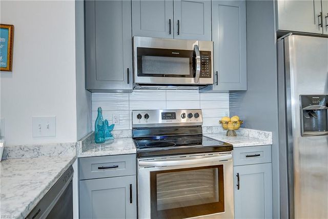 1928 Long Green Ln, Hampton, VA 23663