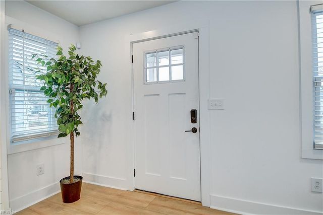 1928 Long Green Ln, Hampton, VA 23663