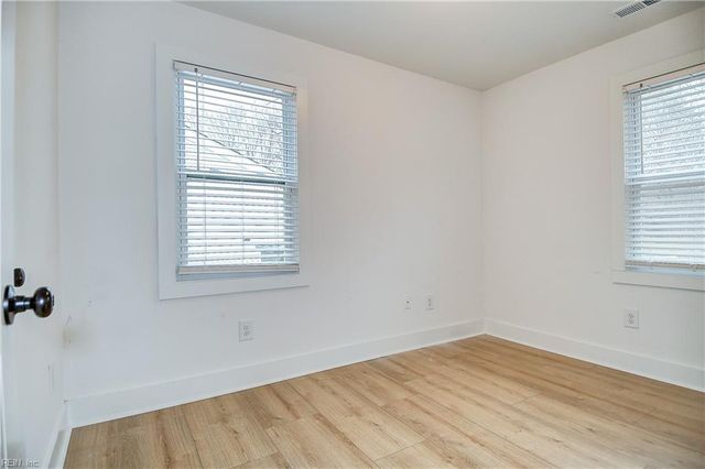 1928 Long Green Ln, Hampton, VA 23663