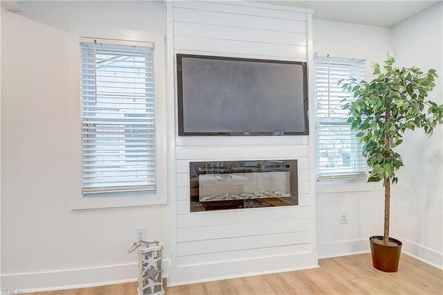 1928 Long Green Ln, Hampton, VA 23663