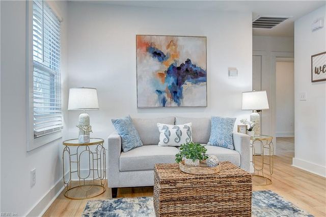 1928 Long Green Ln, Hampton, VA 23663