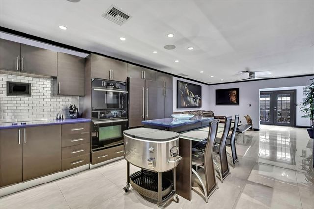 3414 ARBOR OAKS COURT, Tampa, FL 33614