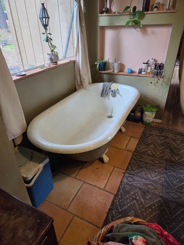 18755 N. Canyon, Nevada City, CA 95959