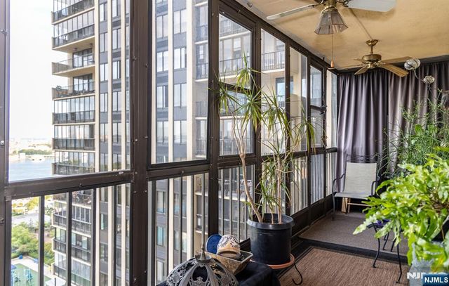 200 Winston Drive 1005, Cliffside Park, NJ 07010