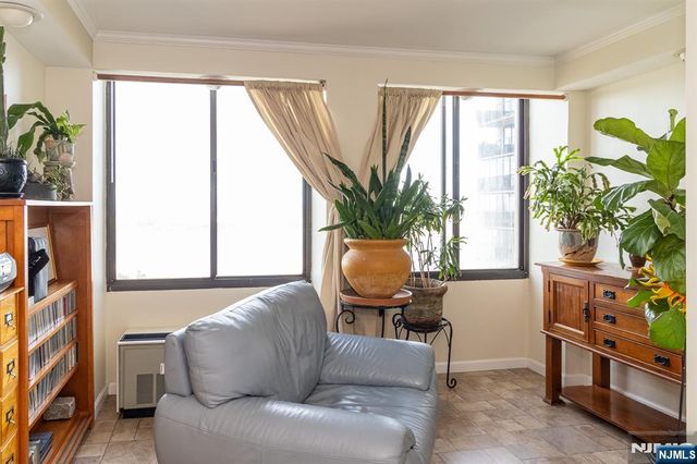 200 Winston Drive 1005, Cliffside Park, NJ 07010