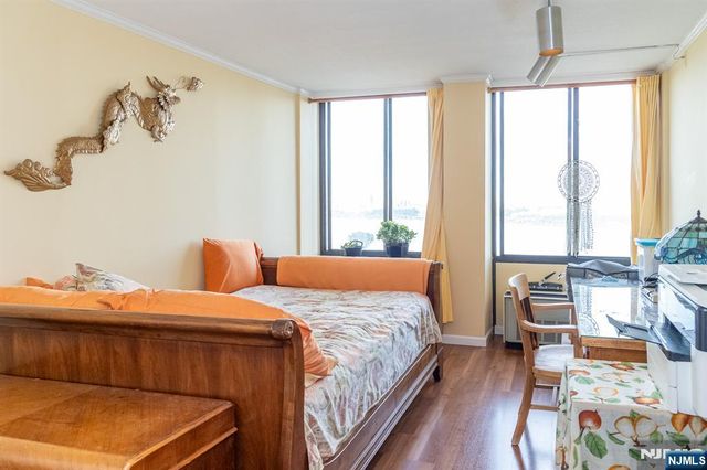 200 Winston Drive 1005, Cliffside Park, NJ 07010