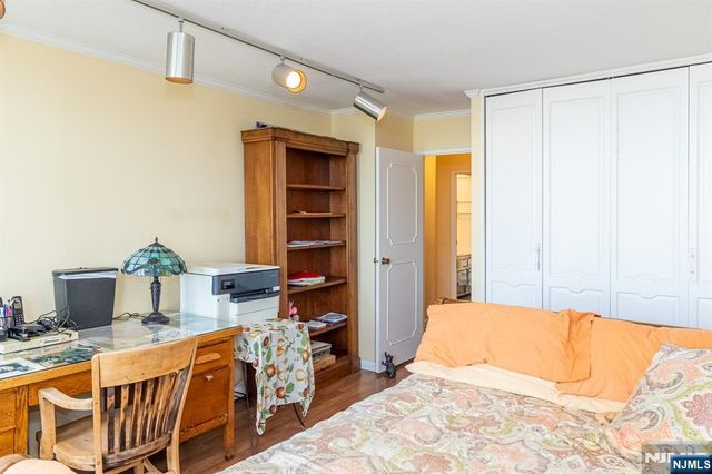 200 Winston Drive 1005, Cliffside Park, NJ 07010