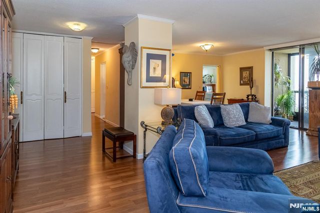 200 Winston Drive 1005, Cliffside Park, NJ 07010