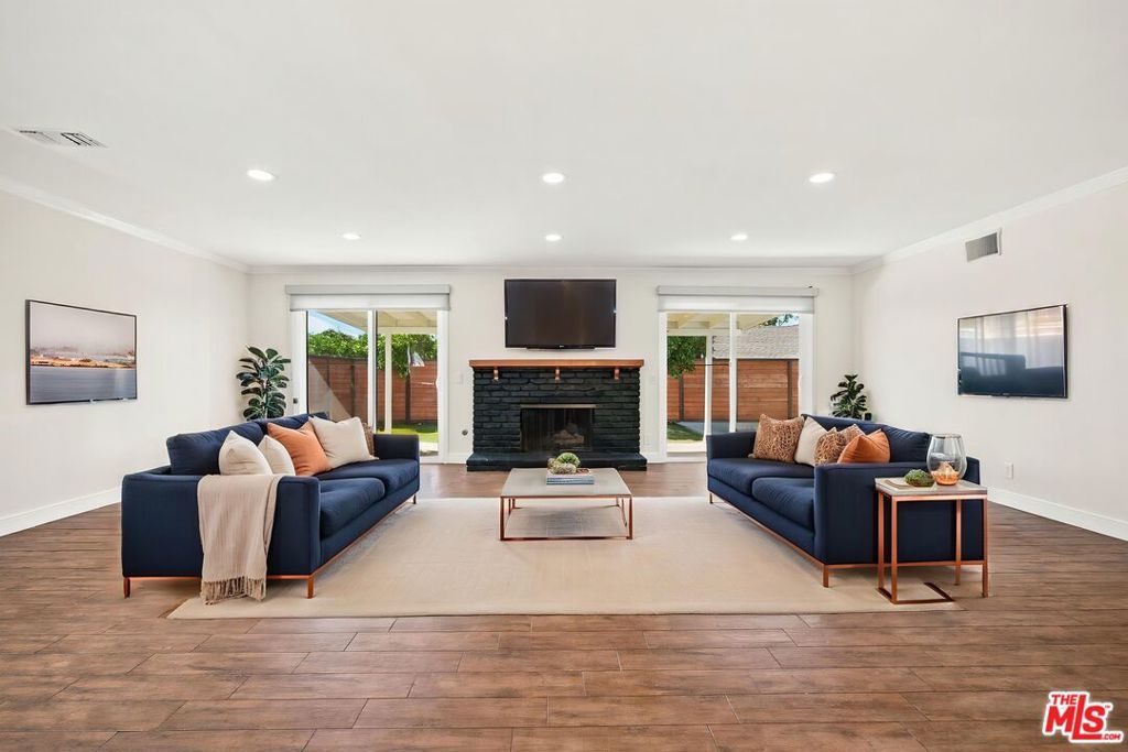 1088 W 11th Street, Upland, CA 91786 — photo 2