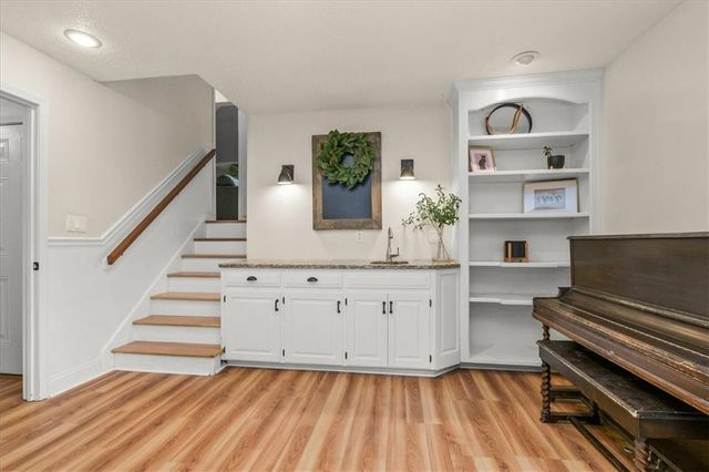 4524 NW Bramble Trail, Lee's Summit, MO 64064