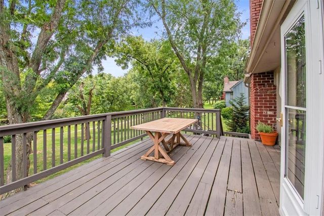 4524 NW Bramble Trail, Lee's Summit, MO 64064