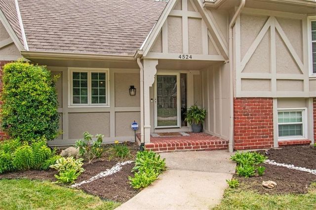 4524 NW Bramble Trail, Lee's Summit, MO 64064