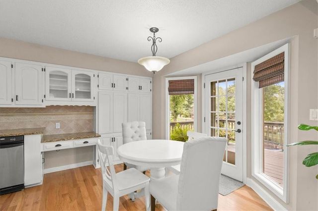 4524 NW Bramble Trail, Lee's Summit, MO 64064