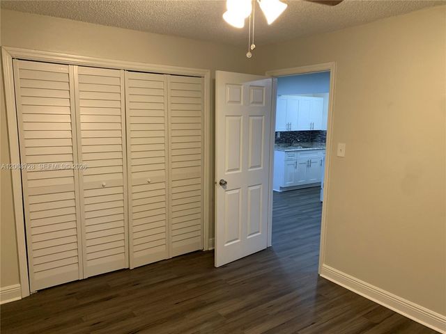 2137 Hayes Street 18, Hollywood, FL 33020