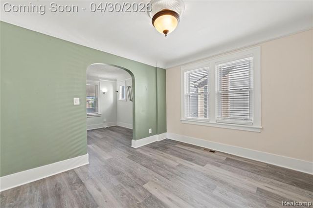 2835 Parkwood Street, Trenton, MI 48183