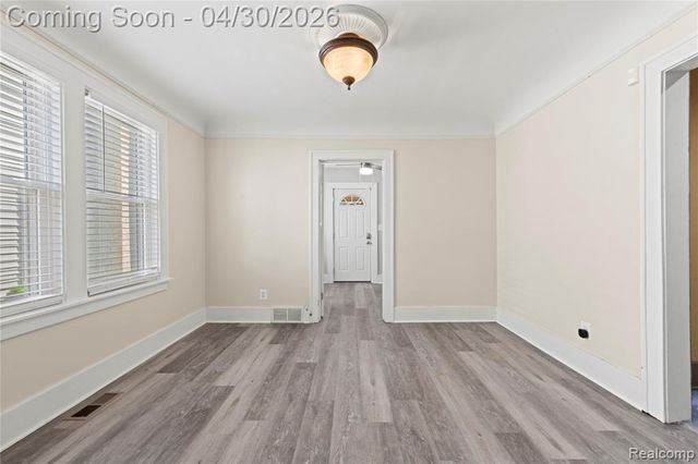 2835 Parkwood Street, Trenton, MI 48183