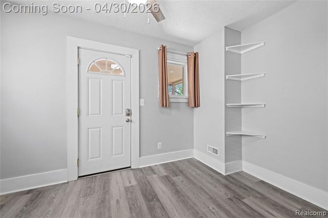 2835 Parkwood Street, Trenton, MI 48183