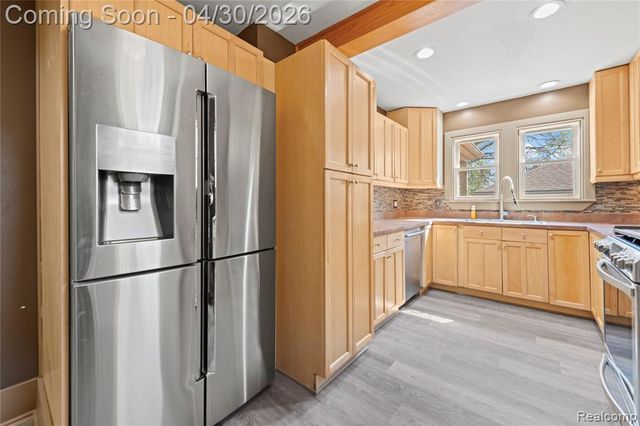 2835 Parkwood Street, Trenton, MI 48183