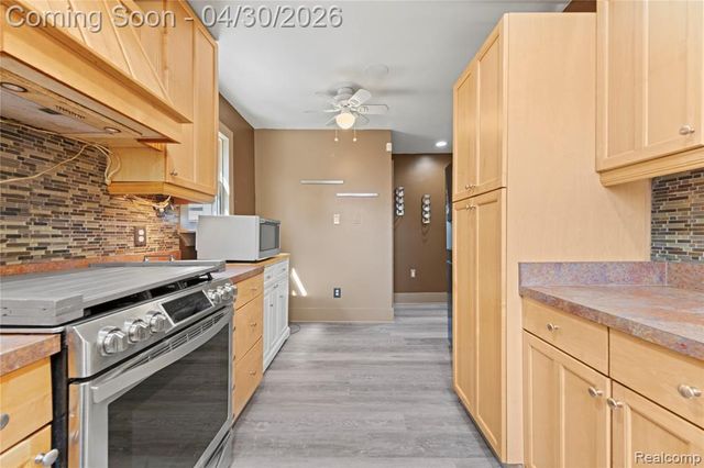 2835 Parkwood Street, Trenton, MI 48183