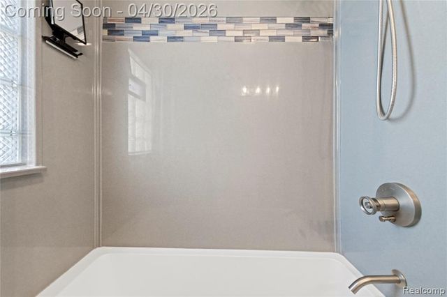 2835 Parkwood Street, Trenton, MI 48183